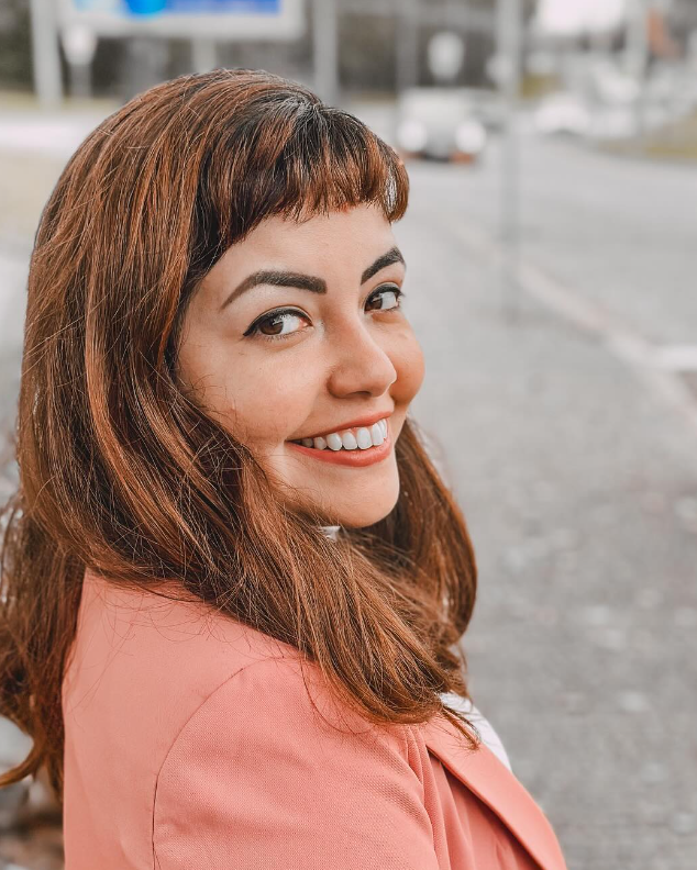 Caroline-Rocha-Profile